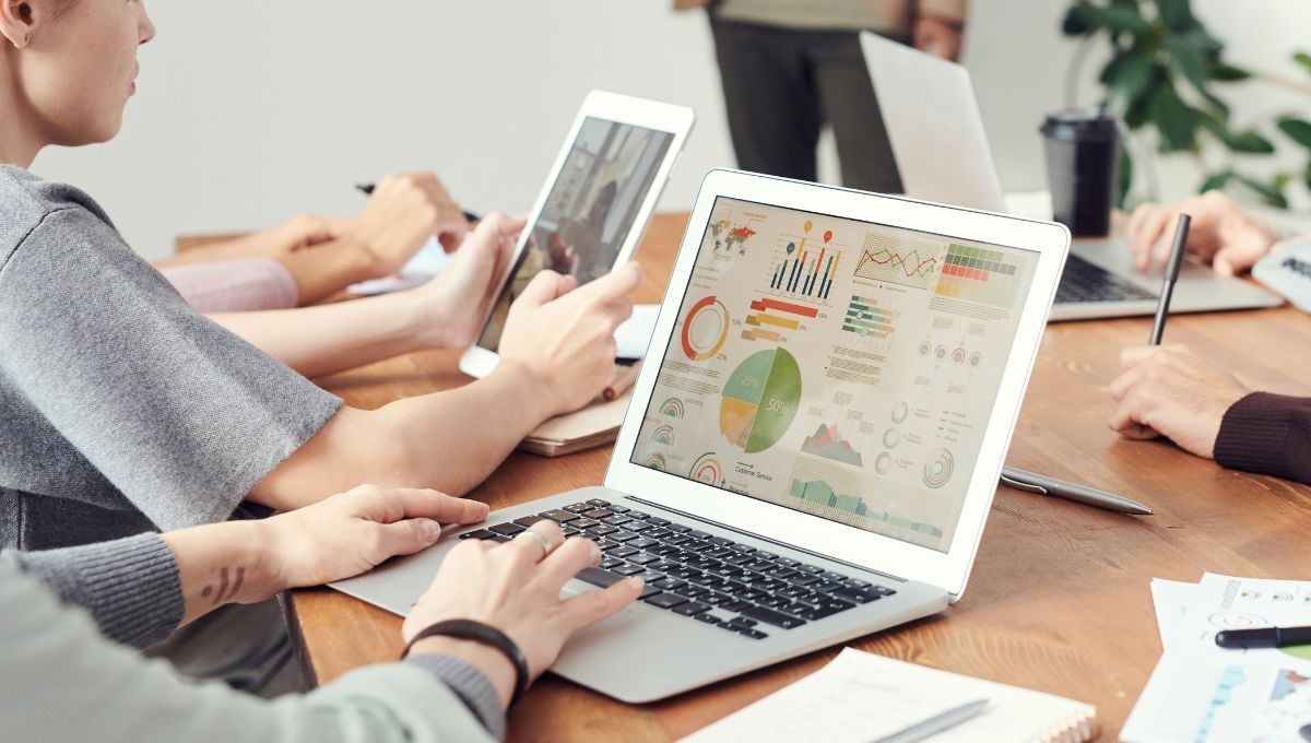 How well does monday.com perform with large volumes of data and users?
