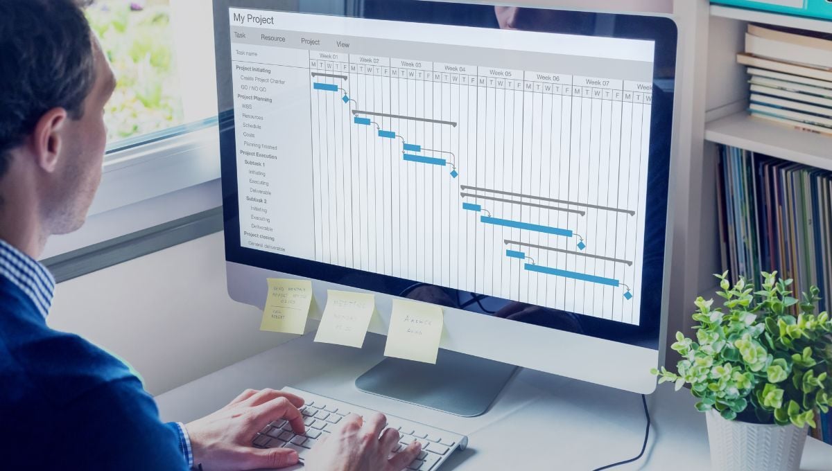 Can monday.com handle project management, CRM, and task tracking in one place?